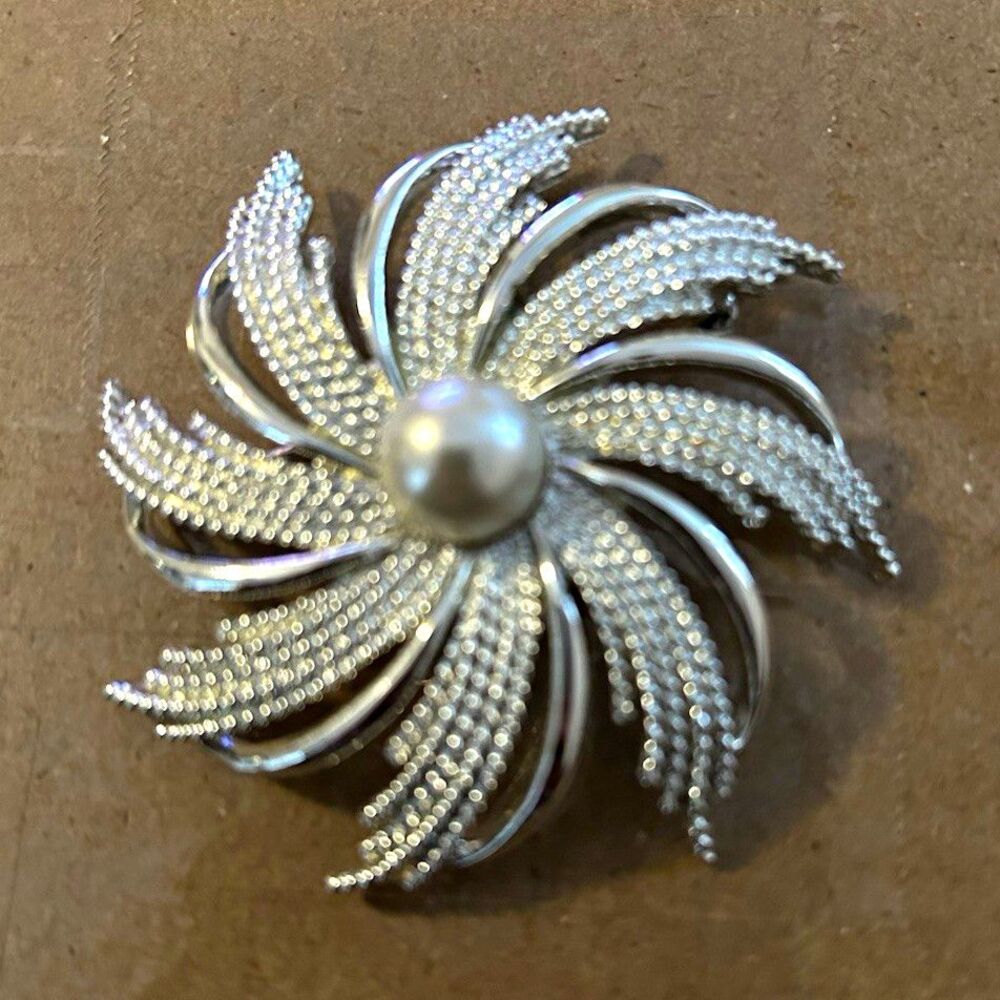 Vintage 1969 Sarah Coventry Silvery Sunburst Pinwheel Brooch